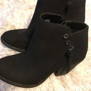 Pop black booties